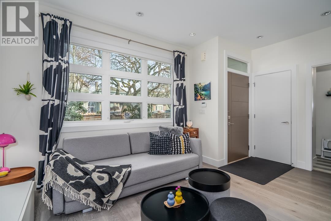 Listing Picture 11 of 32 : 1240 E. 27TH AVENUE, Vancouver / 溫哥華 - 魯藝地產 Yvonne Lu Group - MLS Medallion Club Member