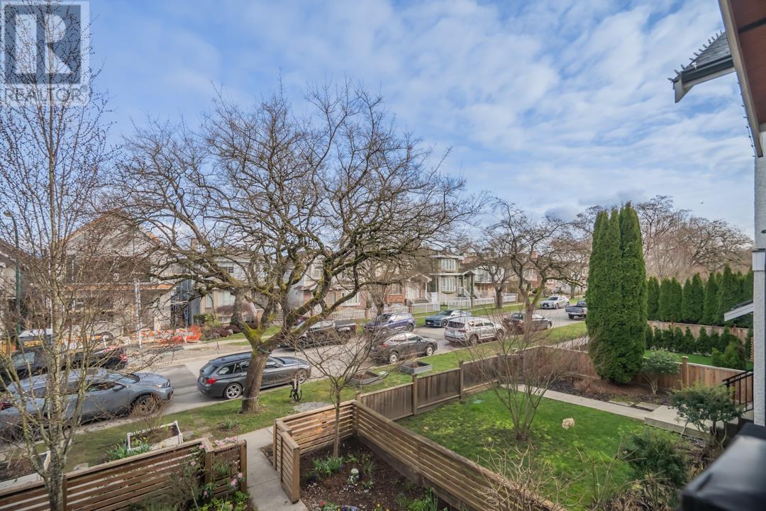 Listing Picture 29 of 32 : 1240 E. 27TH AVENUE, Vancouver / 溫哥華 - 魯藝地產 Yvonne Lu Group - MLS Medallion Club Member