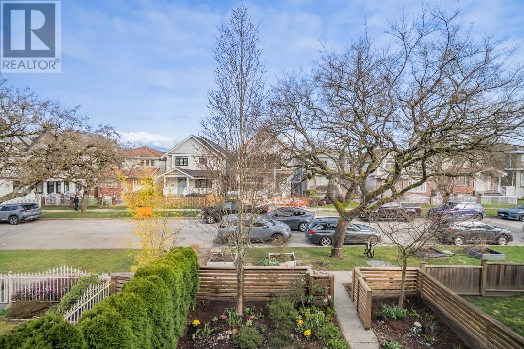 Listing Picture 6 of 32 : 1240 E. 27TH AVENUE, Vancouver / 溫哥華 - 魯藝地產 Yvonne Lu Group - MLS Medallion Club Member