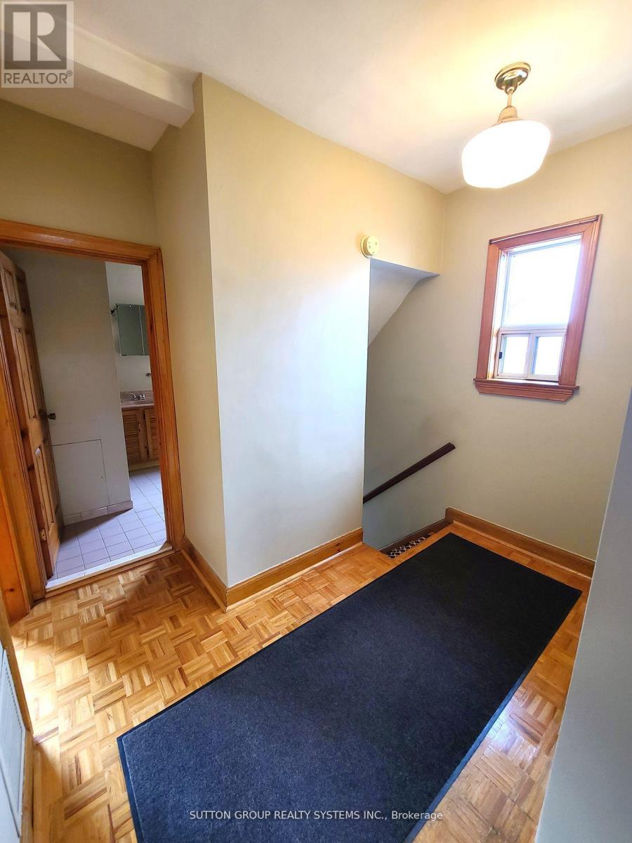 177 Brookside Avenue, Toronto (Runnymede-Bloor West Village), Ontario  M6S 4G8 - Photo 3 - W12030379