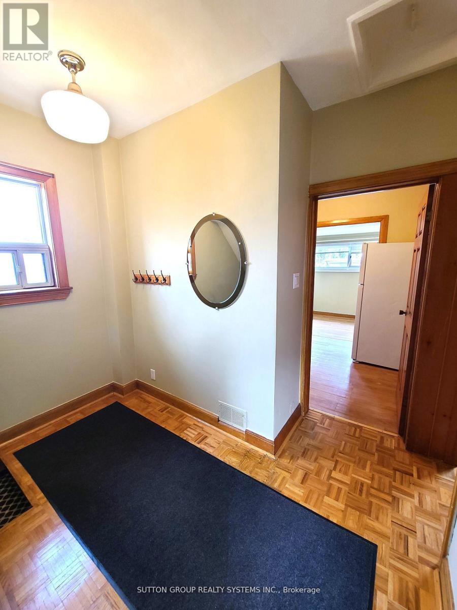 177 Brookside Avenue, Toronto (Runnymede-Bloor West Village), Ontario  M6S 4G8 - Photo 4 - W12030379
