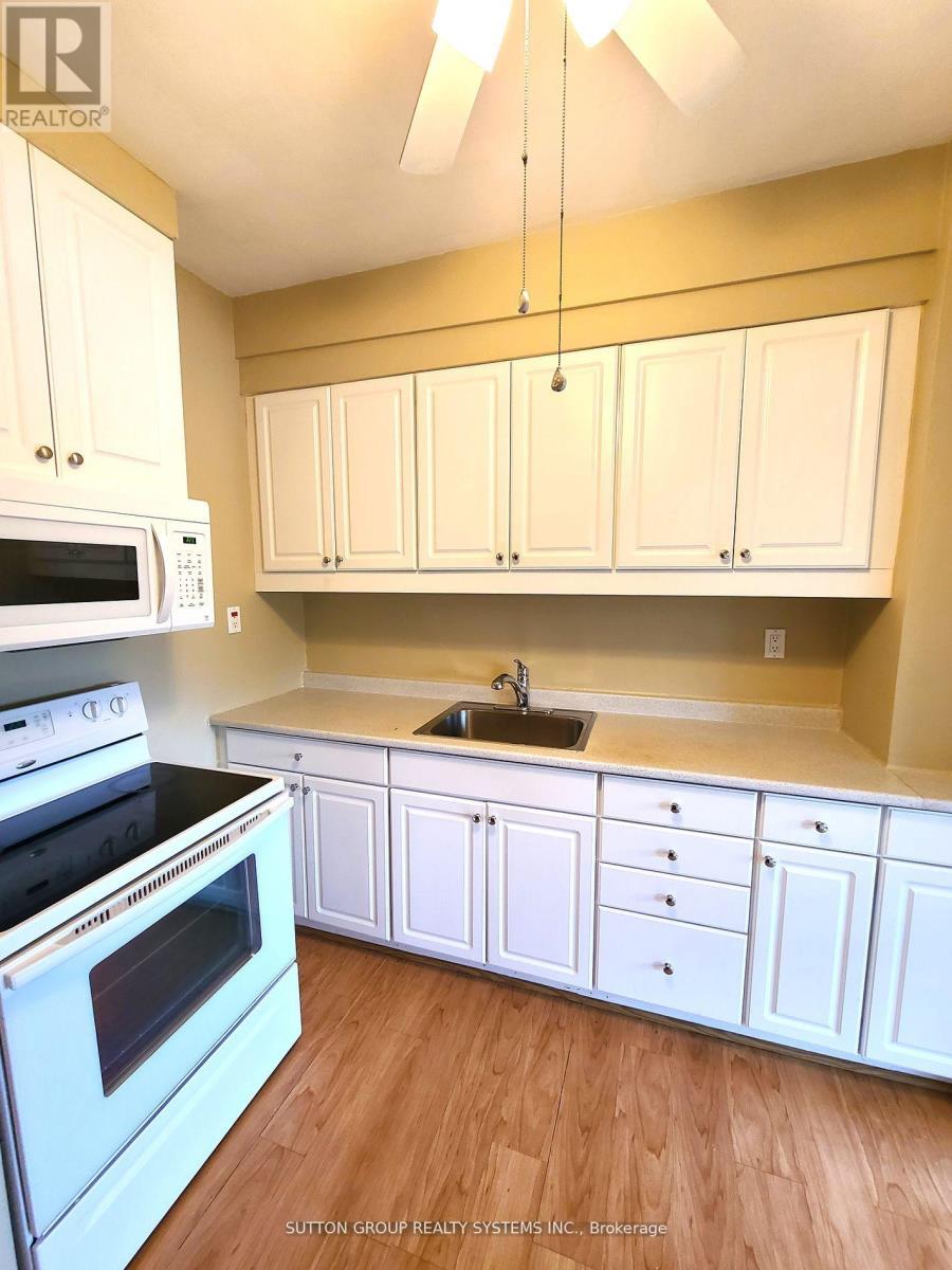 177 Brookside Avenue, Toronto (Runnymede-Bloor West Village), Ontario  M6S 4G8 - Photo 7 - W12030379