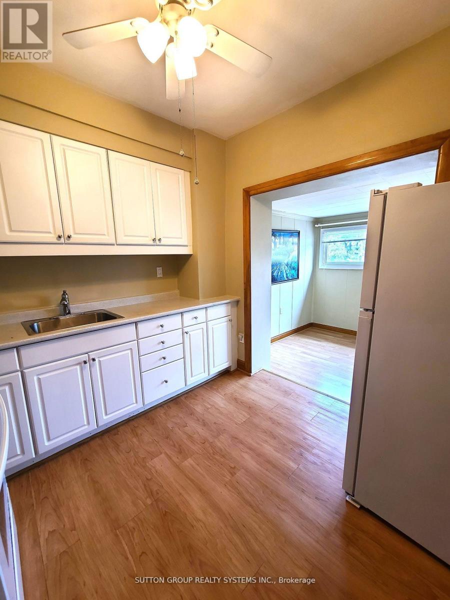 177 Brookside Avenue, Toronto (Runnymede-Bloor West Village), Ontario  M6S 4G8 - Photo 8 - W12030379