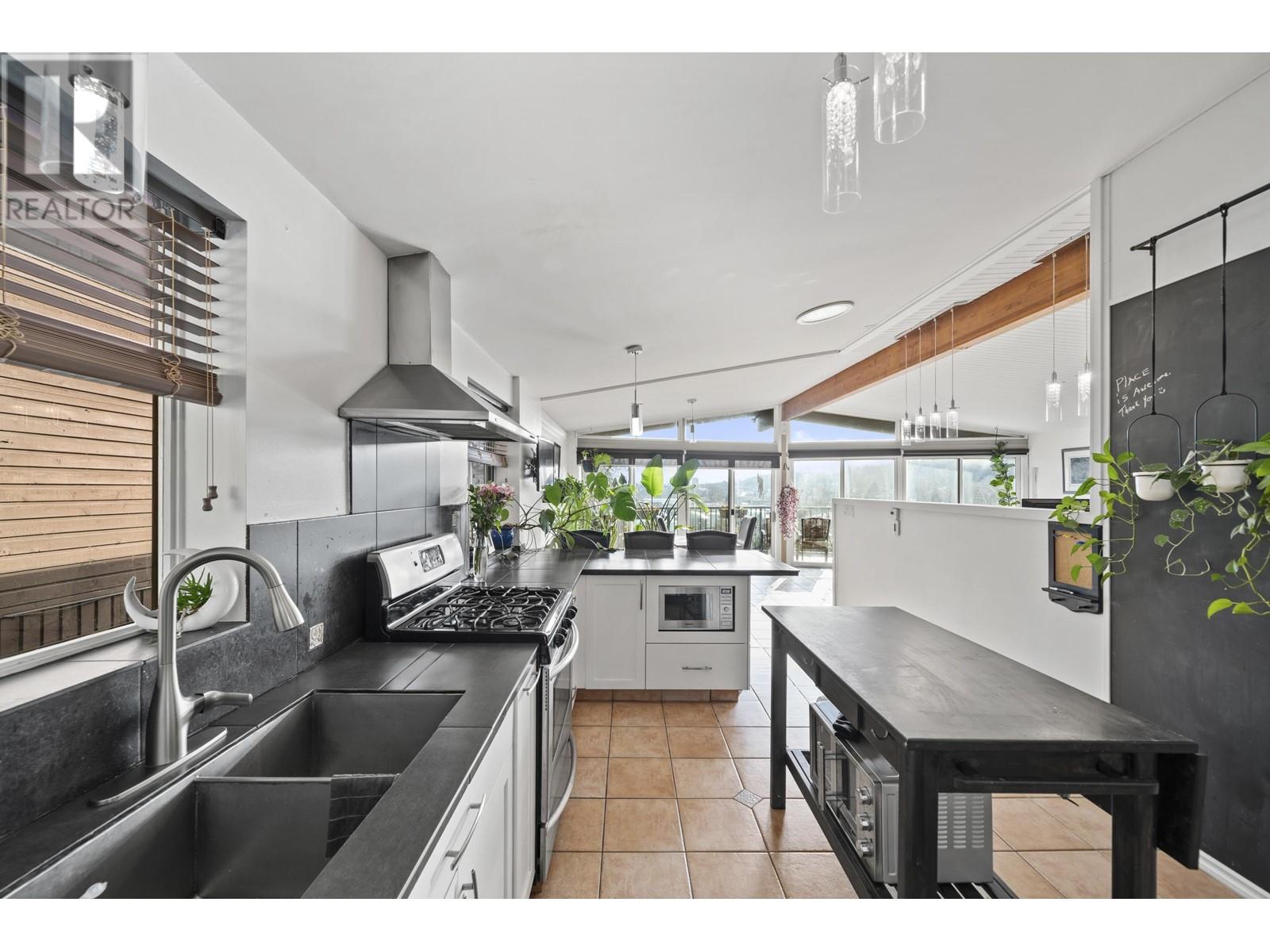 1793 View Street, Port Moody, British Columbia  V3H 3Y3 - Photo 11 - R2979106
