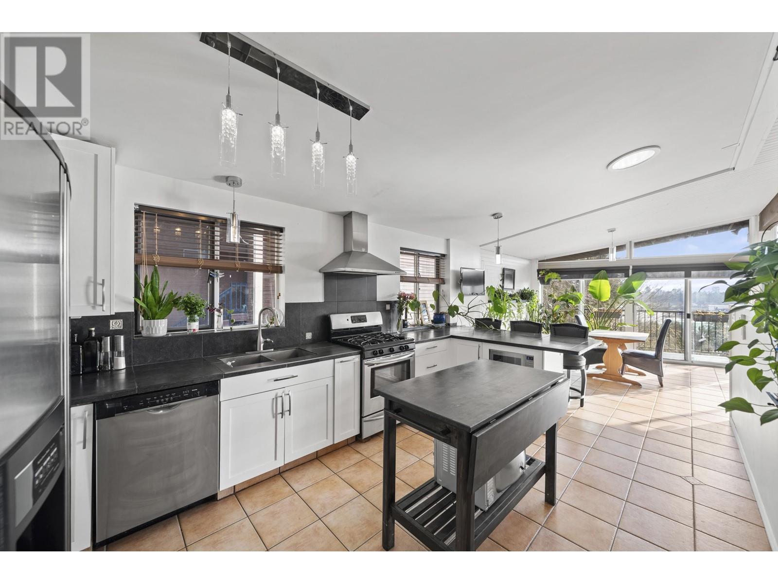 1793 View Street, Port Moody, British Columbia  V3H 3Y3 - Photo 10 - R2979106
