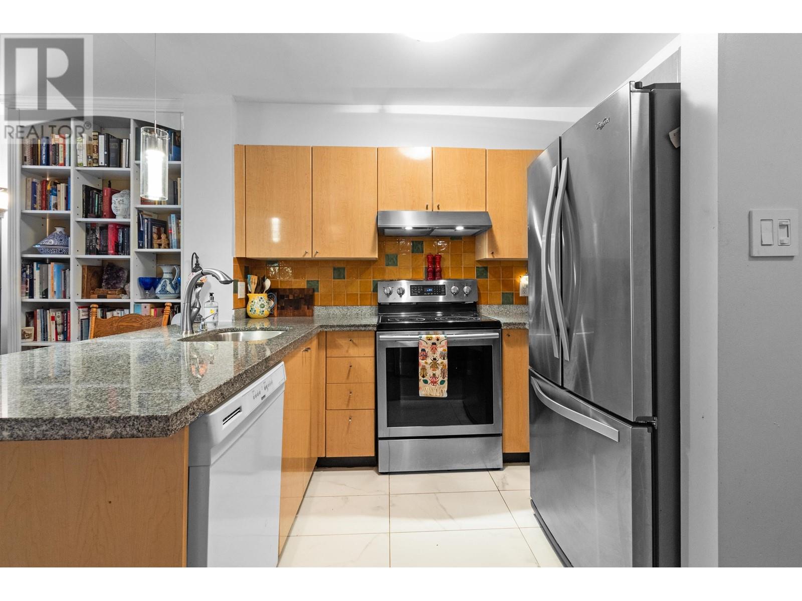 Listing Picture 4 of 18 : 103 3278 HEATHER STREET, Vancouver / 溫哥華 - 魯藝地產 Yvonne Lu Group - MLS Medallion Club Member