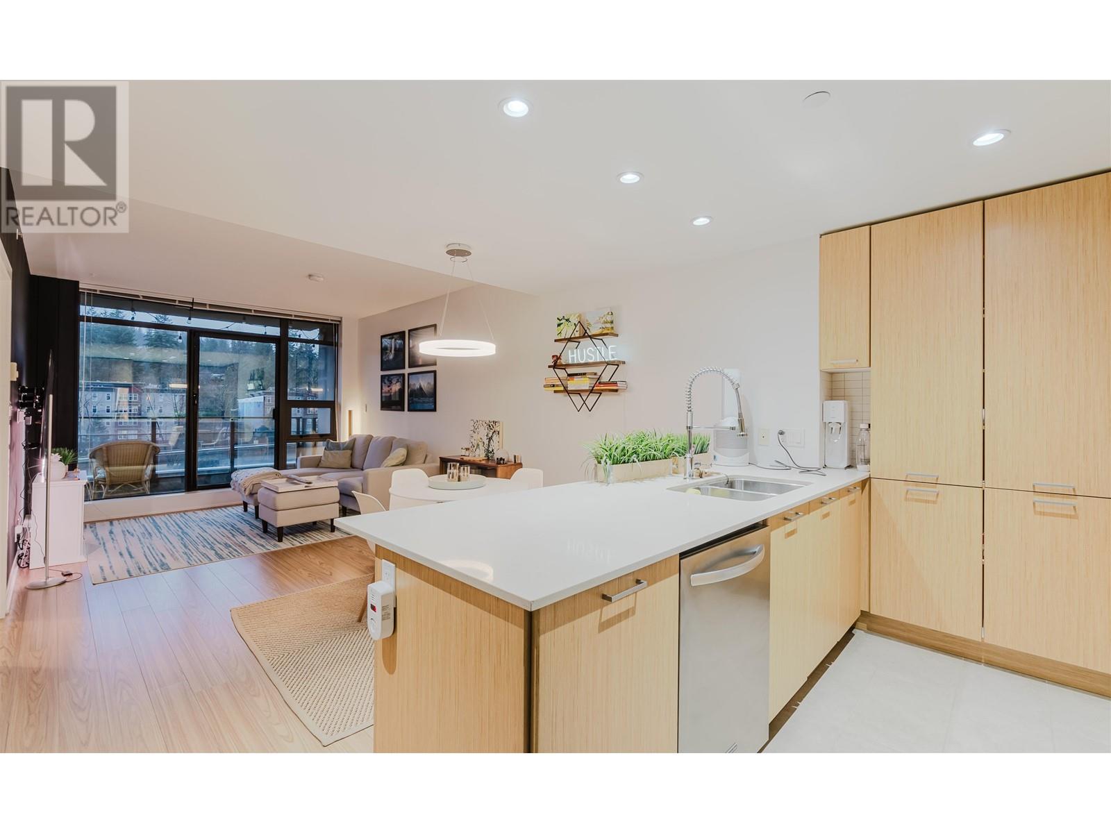 708 301 Capilano Road, Port Moody, British Columbia  V3H 0G6 - Photo 2 - R2980060