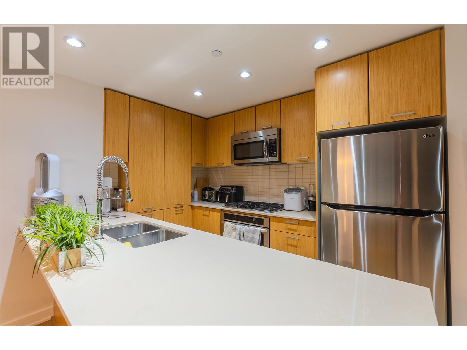 708 301 Capilano Road, Port Moody, British Columbia  V3H 0G6 - Photo 5 - R2980060