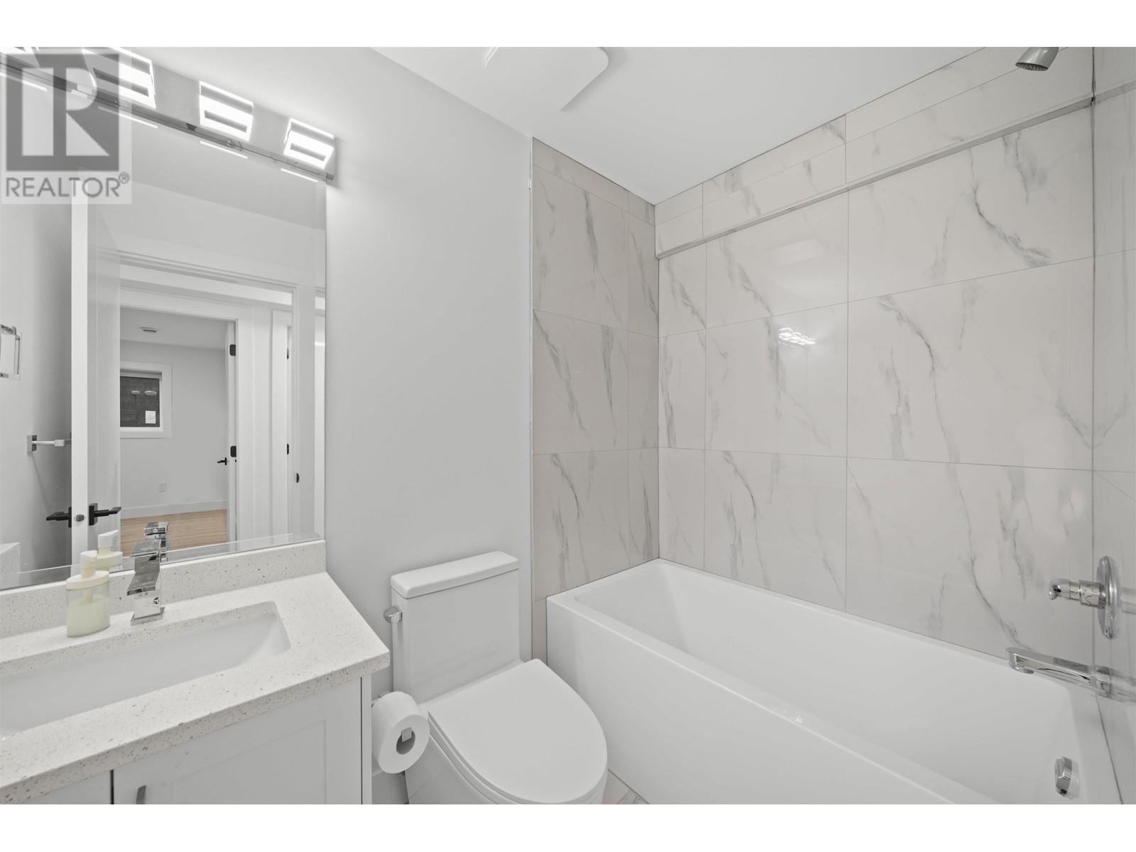 1054 Smith Avenue, Coquitlam, British Columbia  V3J 2X8 - Photo 32 - R2980035