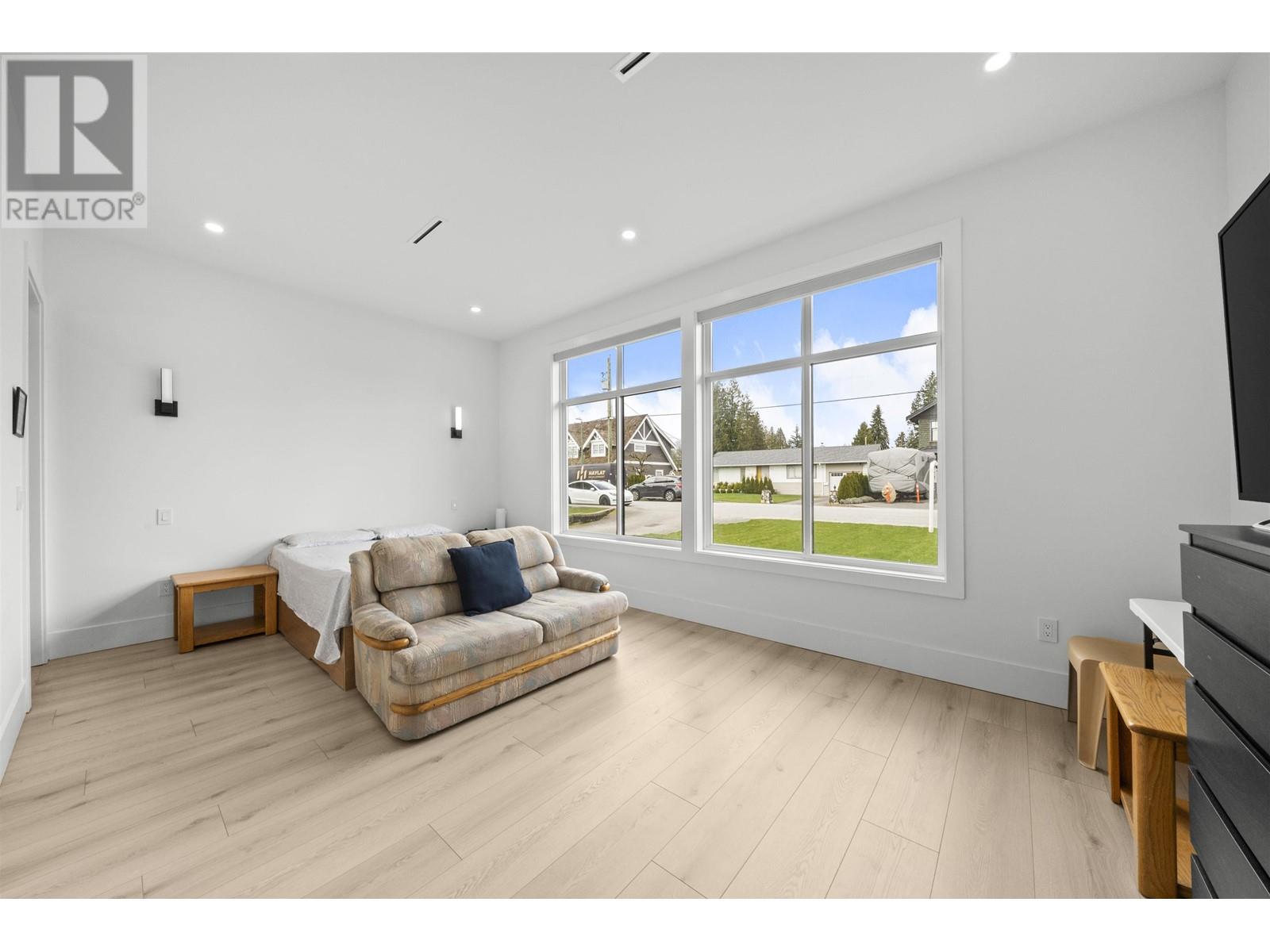 1054 Smith Avenue, Coquitlam, British Columbia  V3J 2X8 - Photo 10 - R2980035