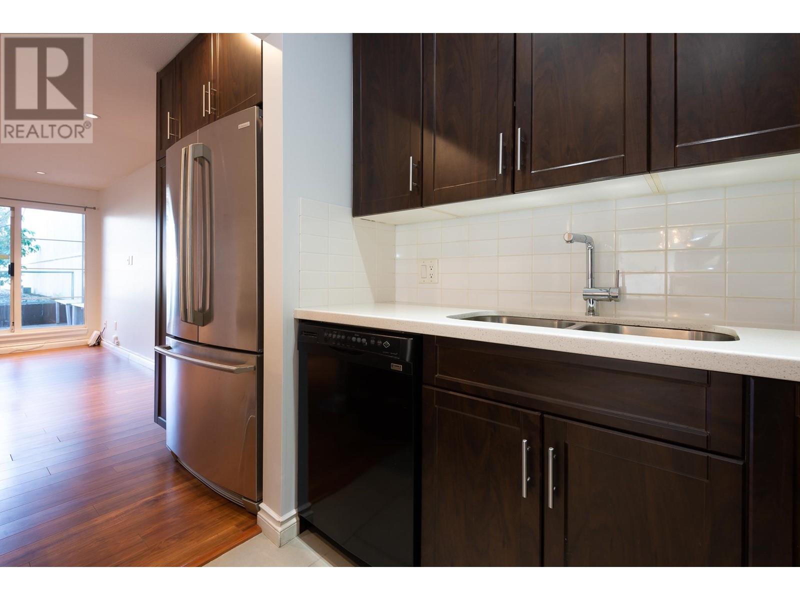 Listing Picture 11 of 35 : 106 1082 W 8TH AVENUE, Vancouver / 溫哥華 - 魯藝地產 Yvonne Lu Group - MLS Medallion Club Member