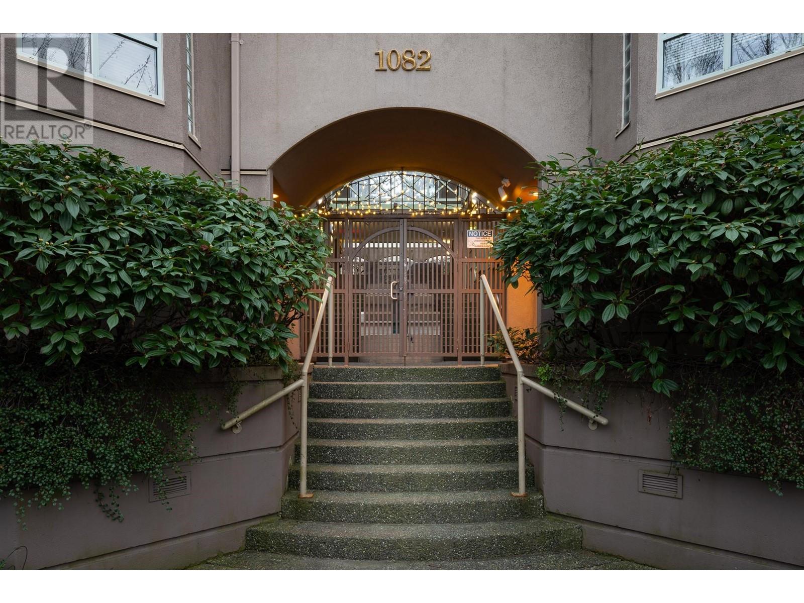 Listing Picture 29 of 35 : 106 1082 W 8TH AVENUE, Vancouver / 溫哥華 - 魯藝地產 Yvonne Lu Group - MLS Medallion Club Member