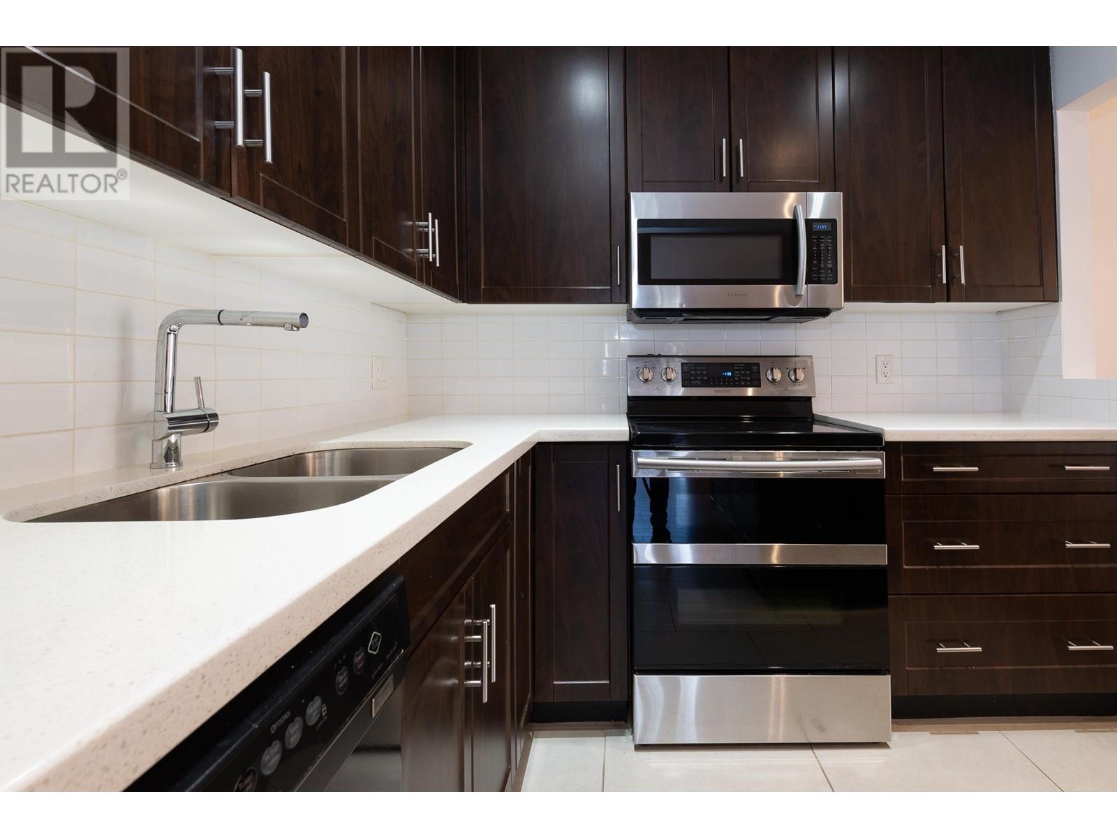 Listing Picture 10 of 35 : 106 1082 W 8TH AVENUE, Vancouver / 溫哥華 - 魯藝地產 Yvonne Lu Group - MLS Medallion Club Member