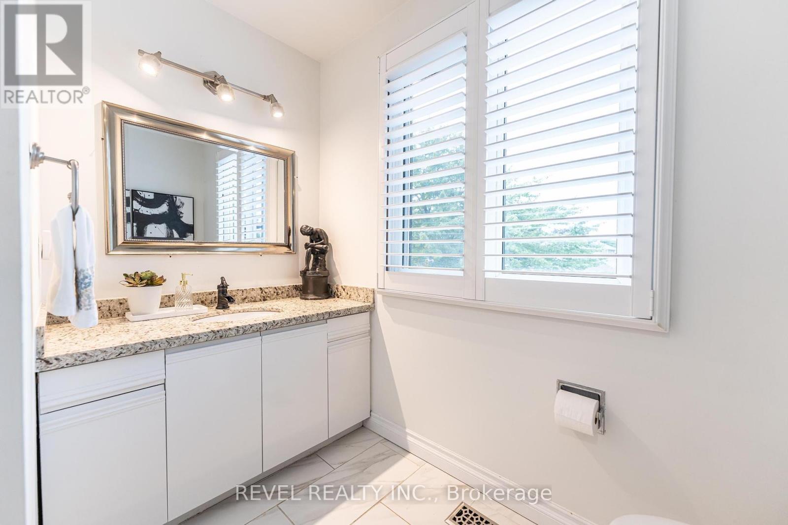 270 Rowntree Drive, Hamilton, Ontario  L8W 2P1 - Photo 20 - X12030442