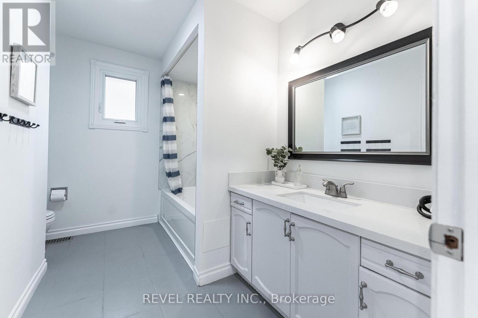 270 Rowntree Drive, Hamilton, Ontario  L8W 2P1 - Photo 24 - X12030442