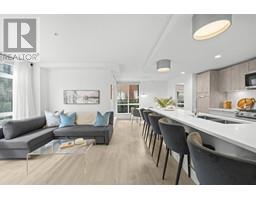 109 128 E 8TH STREET, North Vancouver, British Columbia