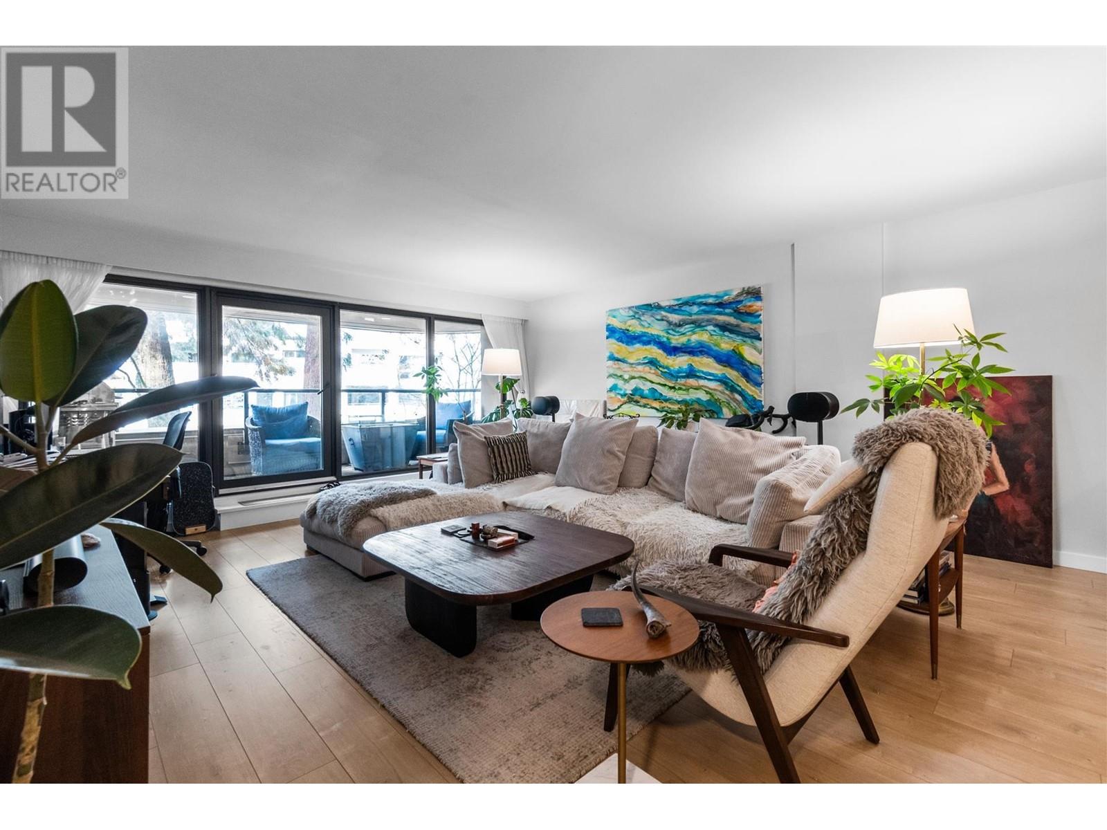 Listing Picture 2 of 25 : 36 1425 LAMEY'S MILL ROAD, Vancouver / 溫哥華 - 魯藝地產 Yvonne Lu Group - MLS Medallion Club Member