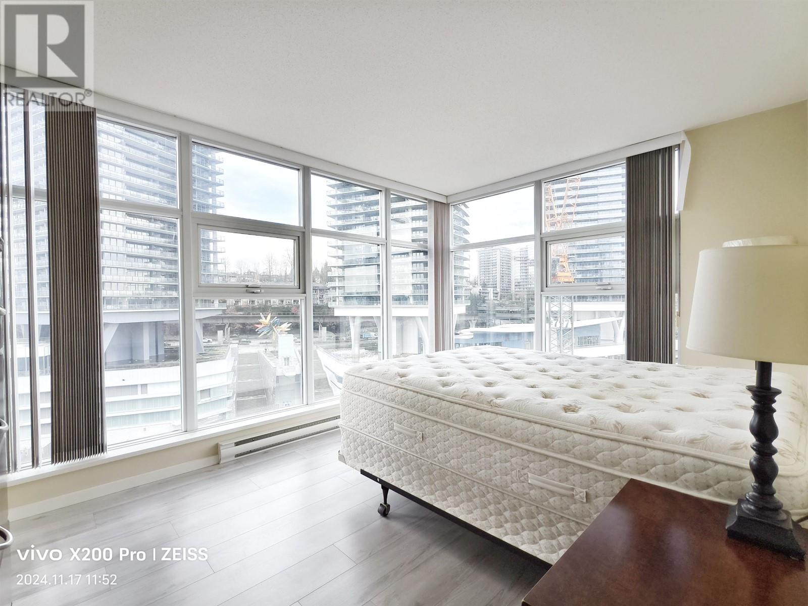 1203 2289 Yukon Crescent, Burnaby, British Columbia  V5C 0B2 - Photo 11 - R2976747
