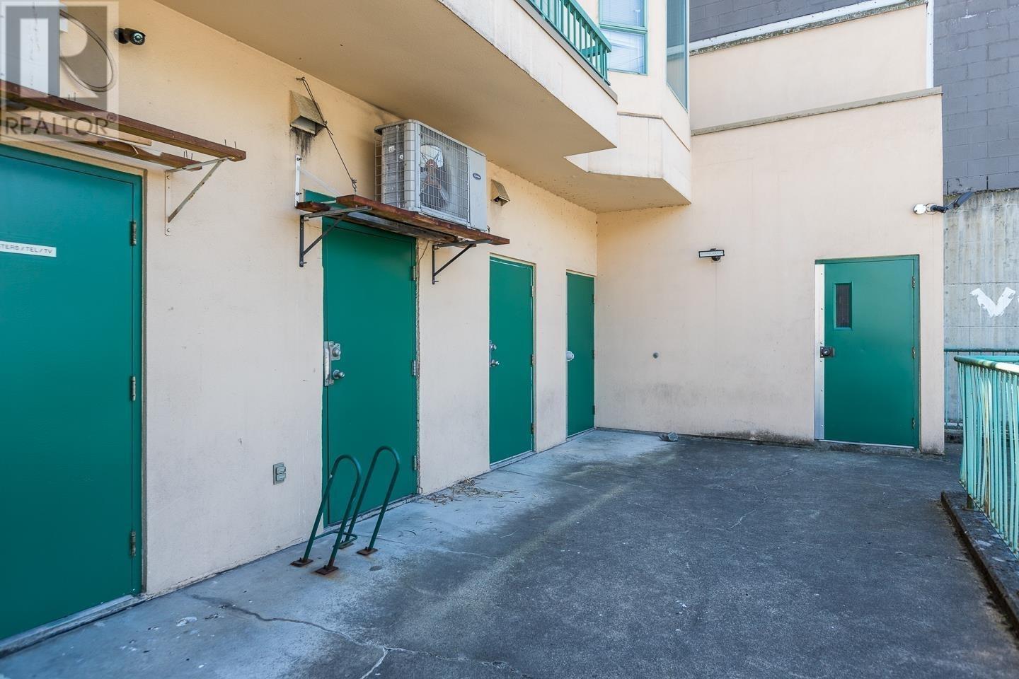 Listing Picture 9 of 9 : 6969 VICTORIA DRIVE, Vancouver / 溫哥華 - 魯藝地產 Yvonne Lu Group - MLS Medallion Club Member