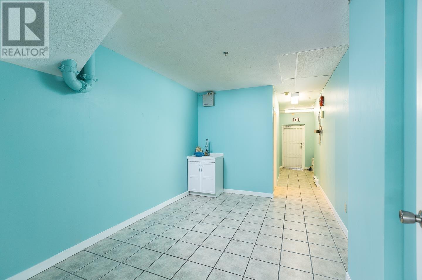 Listing Picture 4 of 9 : 6969 VICTORIA DRIVE, Vancouver / 溫哥華 - 魯藝地產 Yvonne Lu Group - MLS Medallion Club Member