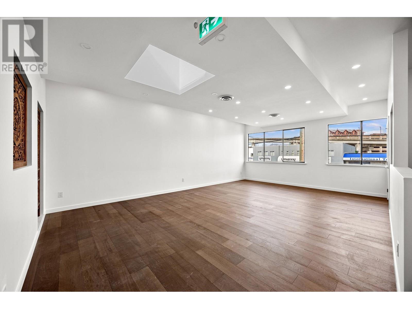 Listing Picture 32 of 38 : 110 8860 BECKWITH ROAD, Richmond / 烈治文 - 魯藝地產 Yvonne Lu Group - MLS Medallion Club Member
