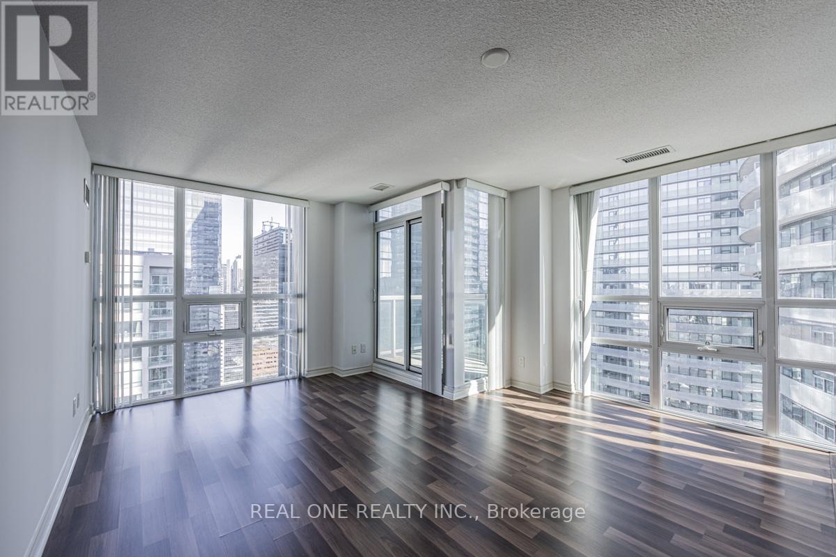 PH6 - 19 GRAND TRUNK CRESCENT, Toronto, Ontario