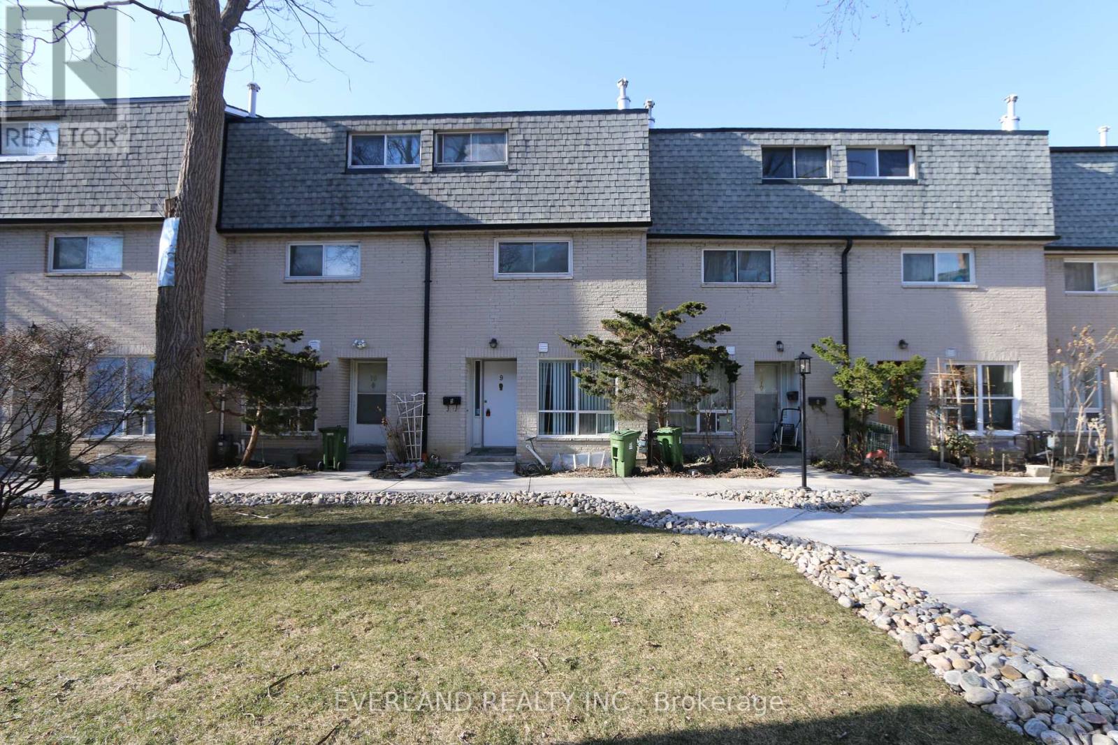 Property at 9 - 8 LISZT GATE image 1