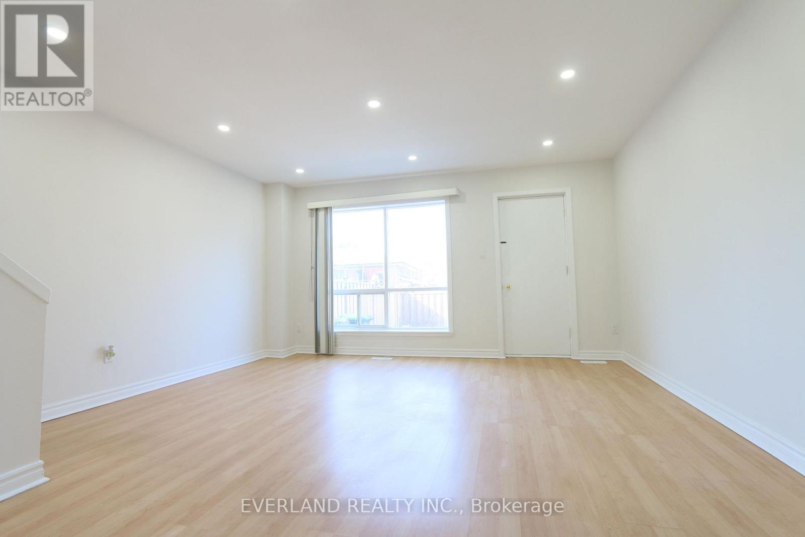Property at 9 - 8 LISZT GATE image 3