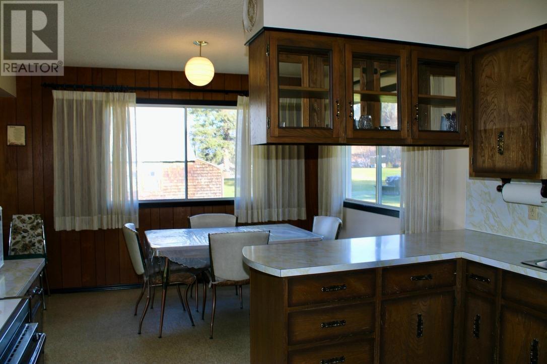6915 Kimoff Road, Appledale, British Columbia  V0G 2J0 - Photo 7 - 10339532