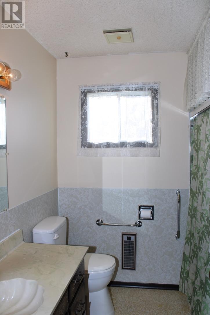 6915 Kimoff Road, Appledale, British Columbia  V0G 2J0 - Photo 16 - 10339532