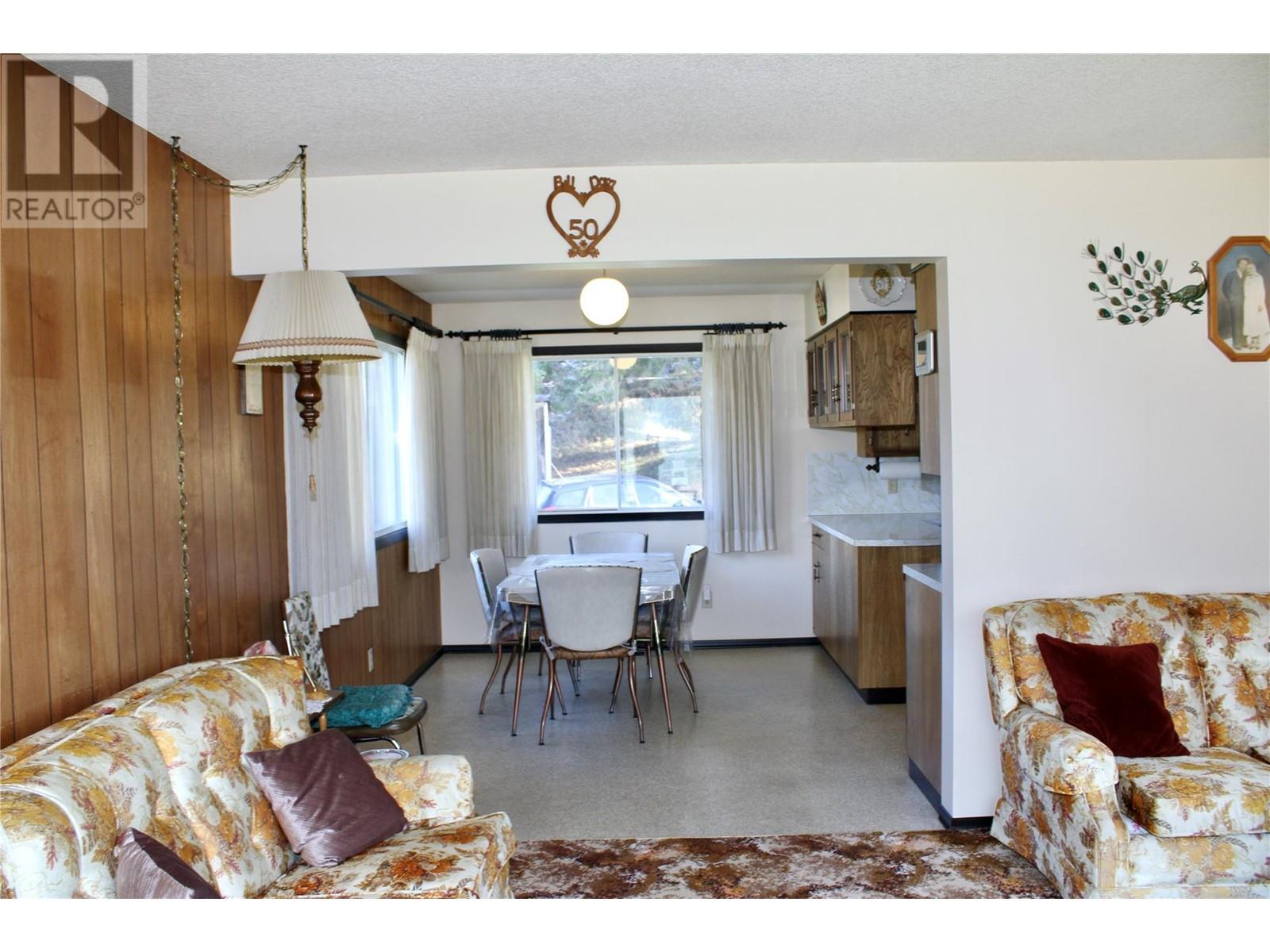 6915 Kimoff Road, Appledale, British Columbia  V0G 2J0 - Photo 9 - 10339532