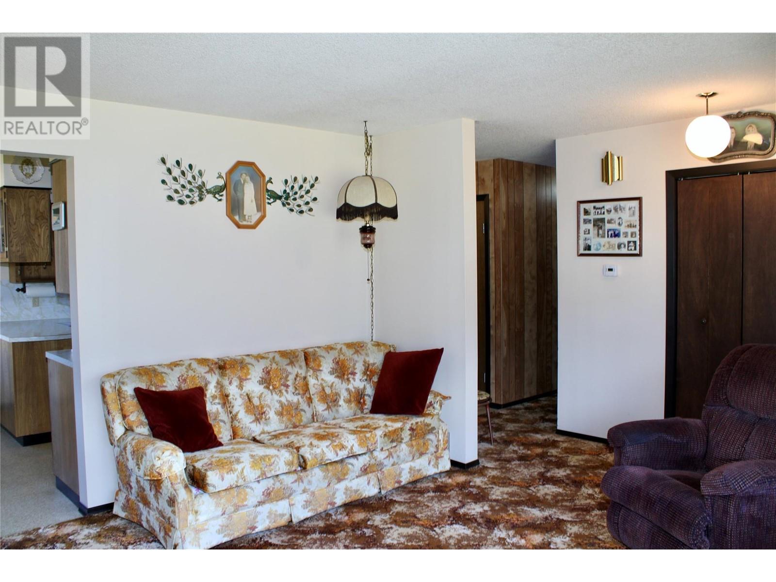 6915 Kimoff Road, Appledale, British Columbia  V0G 2J0 - Photo 10 - 10339532