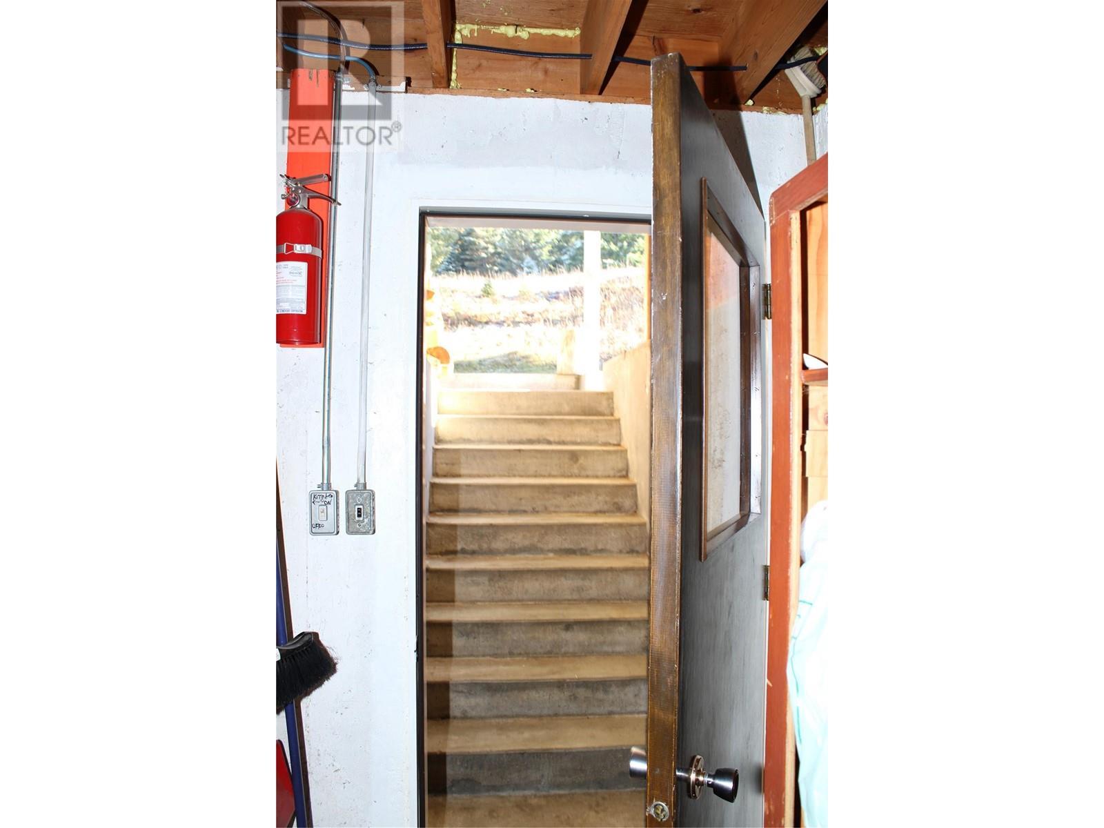 6915 Kimoff Road, Appledale, British Columbia  V0G 2J0 - Photo 21 - 10339532