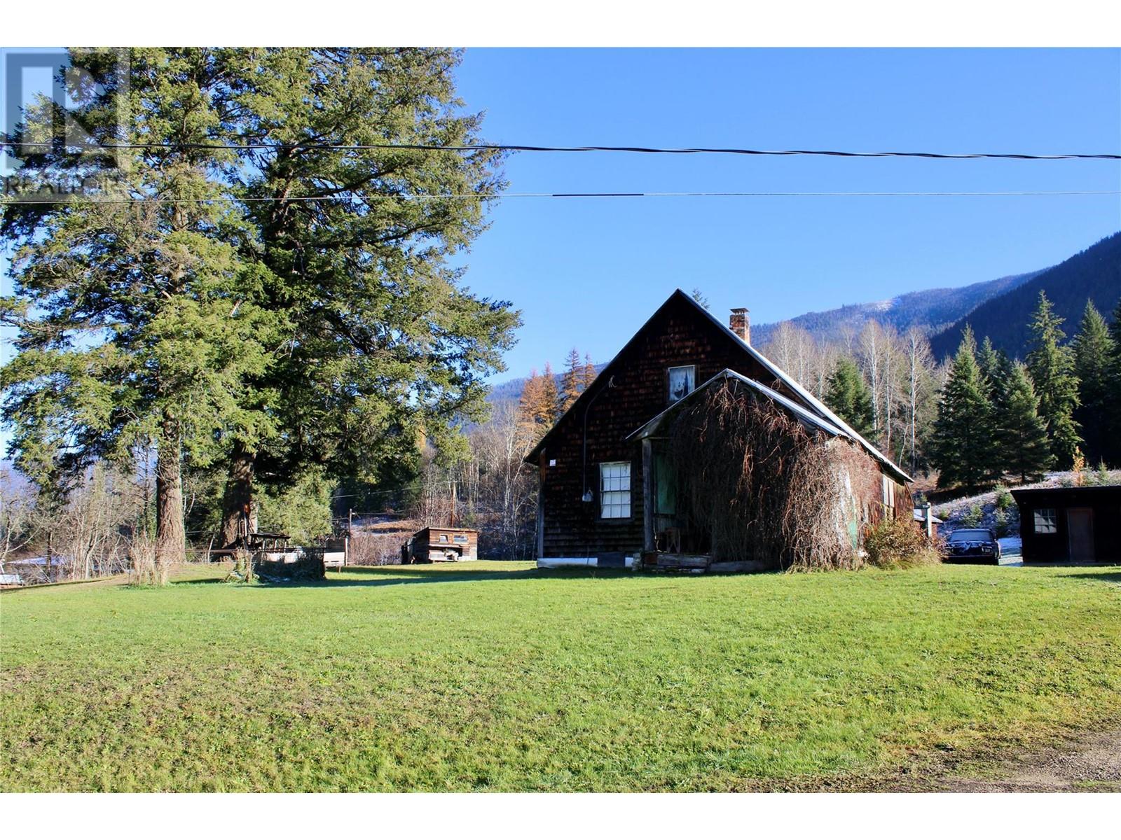 6915 Kimoff Road, Appledale, British Columbia  V0G 2J0 - Photo 27 - 10339532