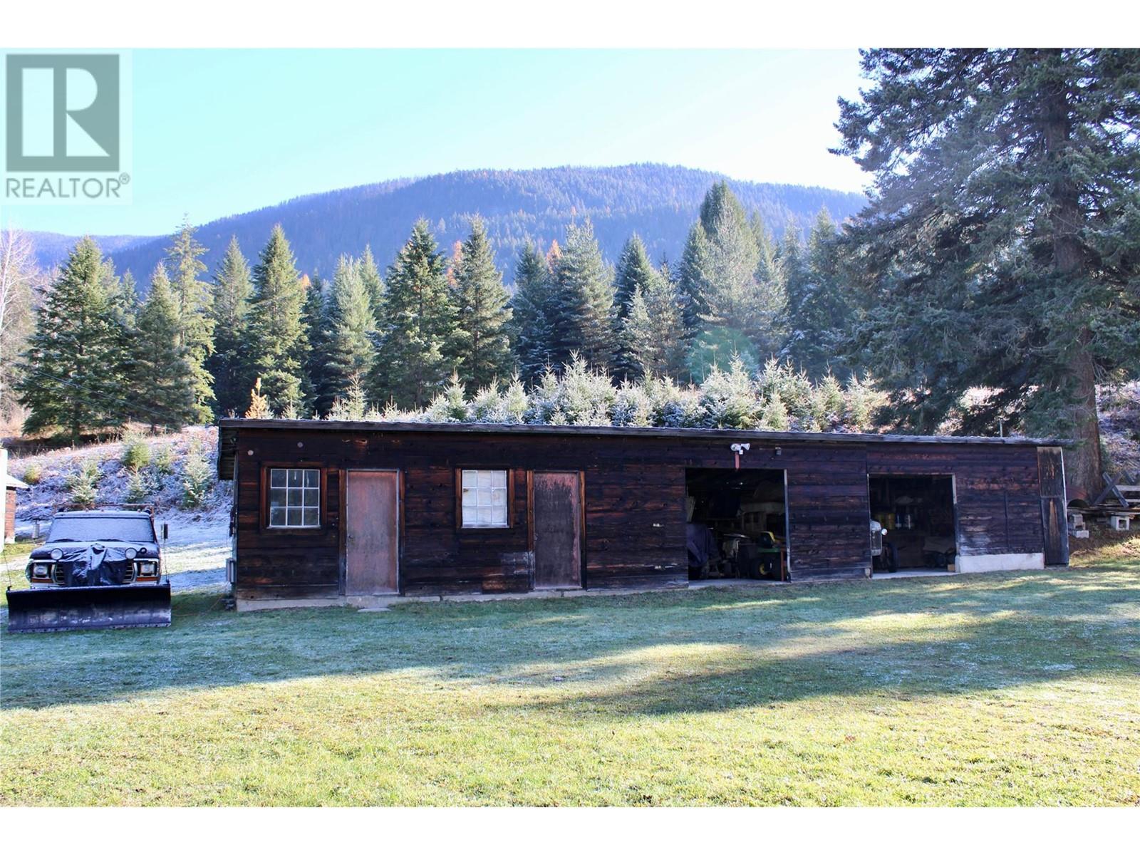 6915 Kimoff Road, Appledale, British Columbia  V0G 2J0 - Photo 33 - 10339532