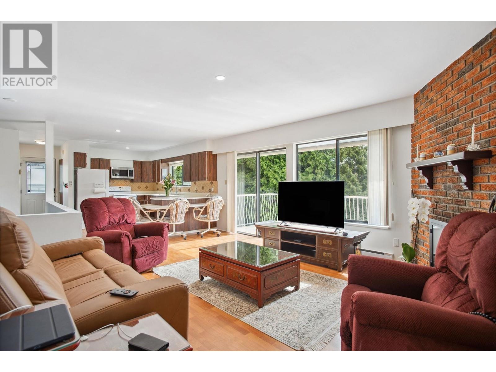 Listing Picture 12 of 40 : 4142 STAULO CRESCENT, Vancouver / 溫哥華 - 魯藝地產 Yvonne Lu Group - MLS Medallion Club Member