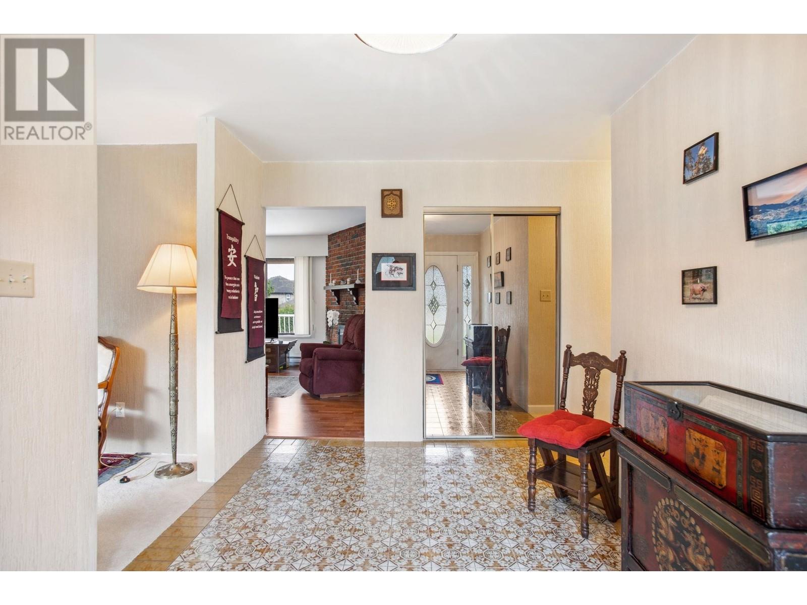 Listing Picture 3 of 40 : 4142 STAULO CRESCENT, Vancouver / 溫哥華 - 魯藝地產 Yvonne Lu Group - MLS Medallion Club Member