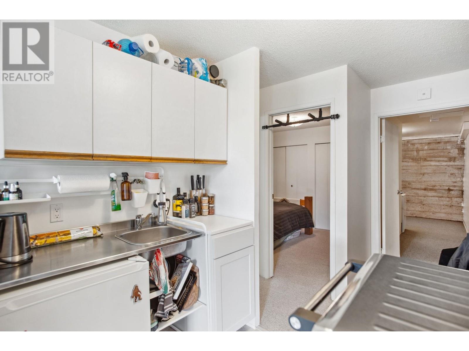 Listing Picture 32 of 40 : 4142 STAULO CRESCENT, Vancouver / 溫哥華 - 魯藝地產 Yvonne Lu Group - MLS Medallion Club Member