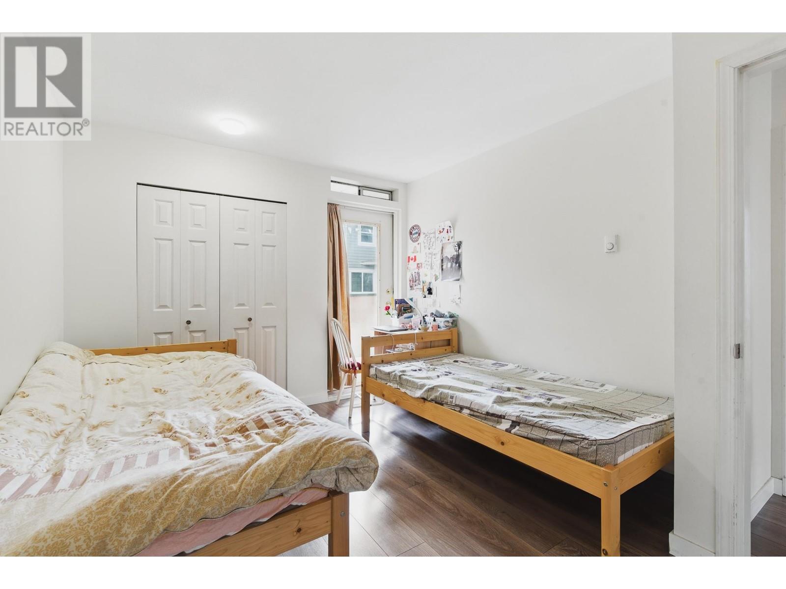 Listing Picture 13 of 23 : 8 6840 LYNAS LANE, Richmond / 烈治文 - 魯藝地產 Yvonne Lu Group - MLS Medallion Club Member