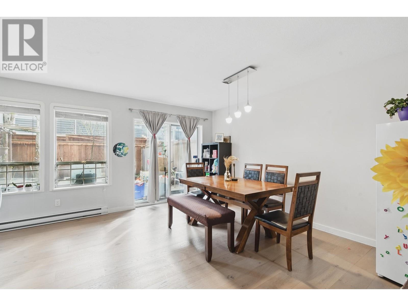 Listing Picture 7 of 23 : 8 6840 LYNAS LANE, Richmond / 烈治文 - 魯藝地產 Yvonne Lu Group - MLS Medallion Club Member