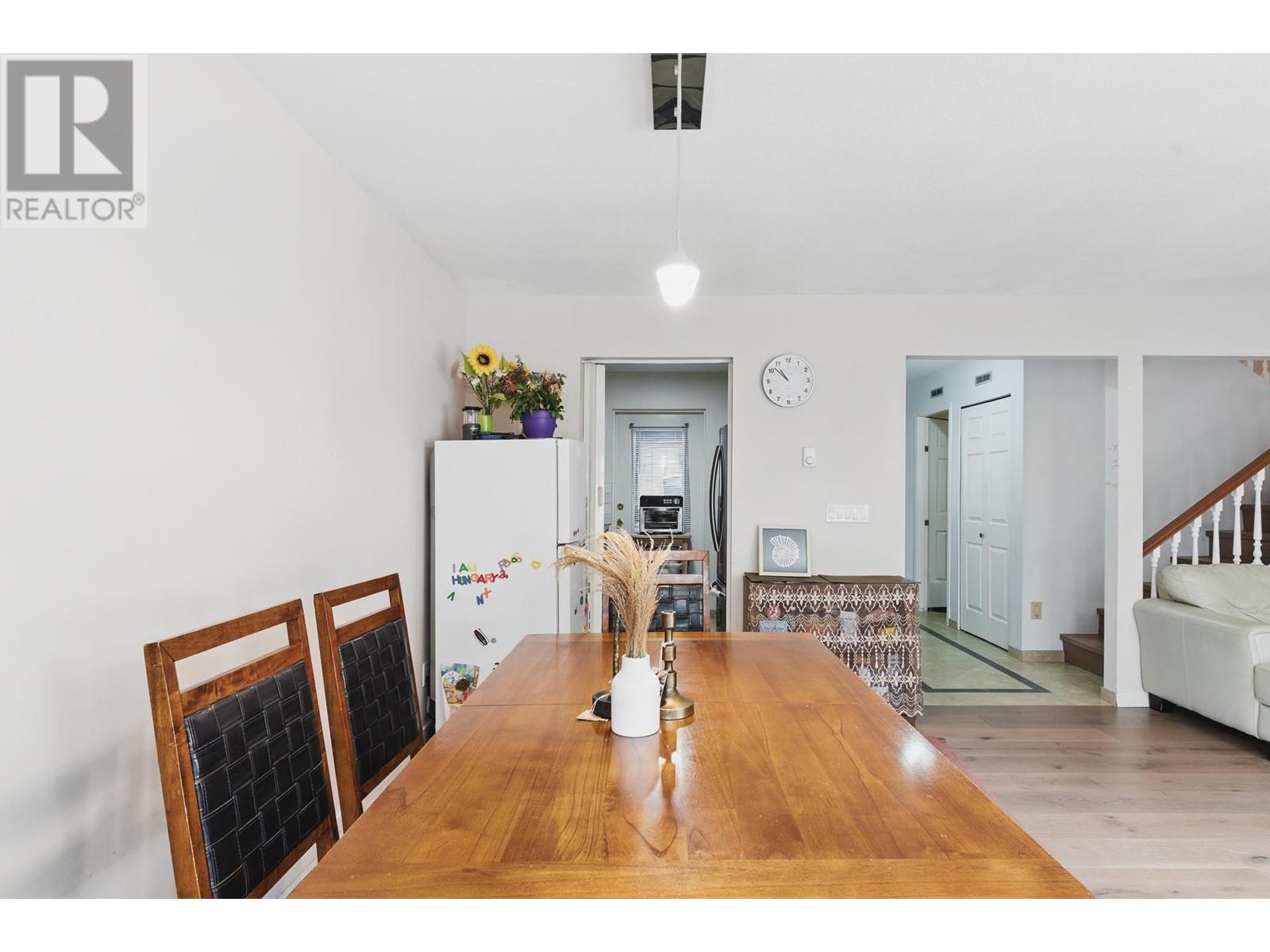 Listing Picture 8 of 23 : 8 6840 LYNAS LANE, Richmond / 烈治文 - 魯藝地產 Yvonne Lu Group - MLS Medallion Club Member