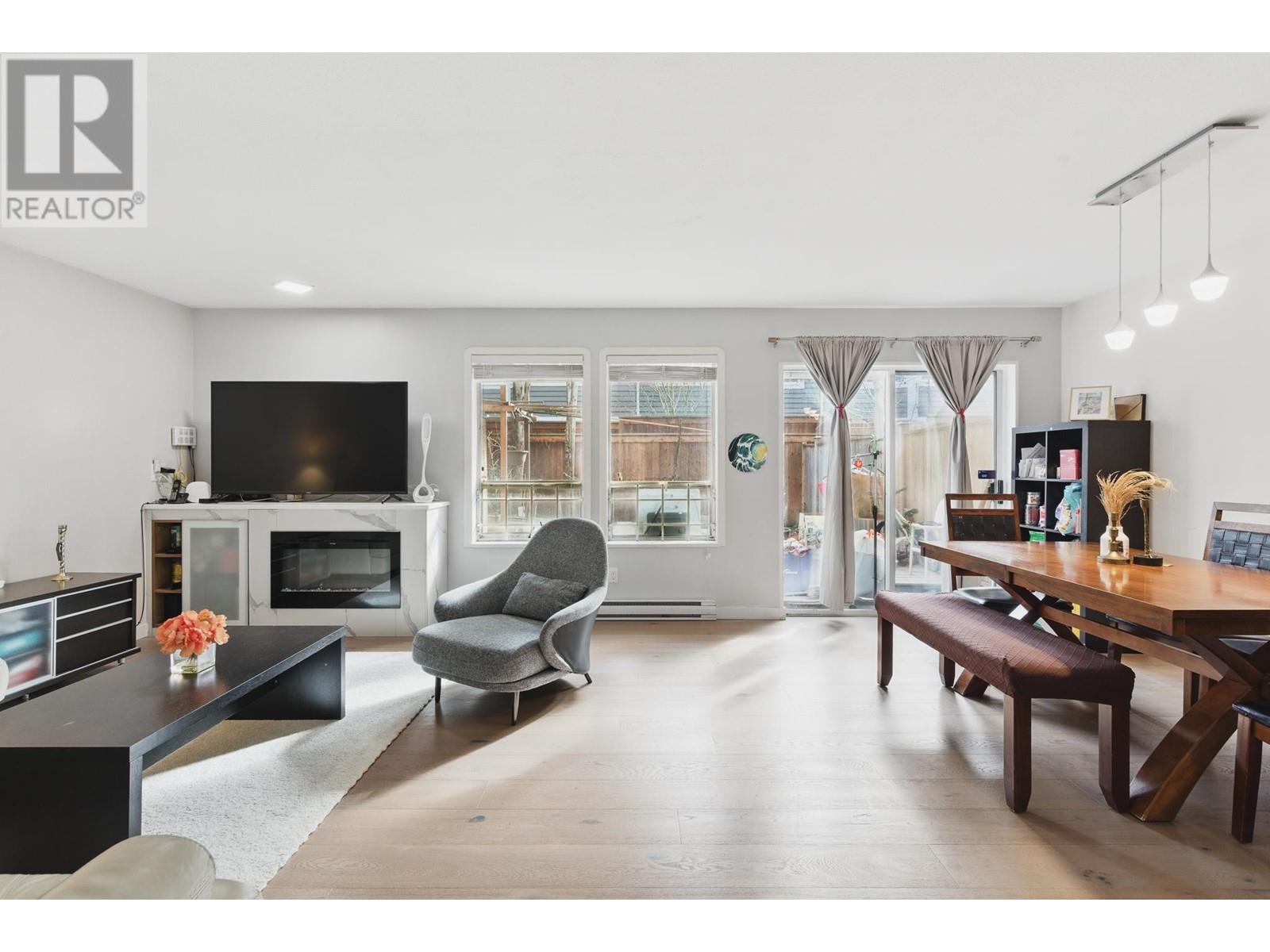 Listing Picture 5 of 23 : 8 6840 LYNAS LANE, Richmond / 烈治文 - 魯藝地產 Yvonne Lu Group - MLS Medallion Club Member