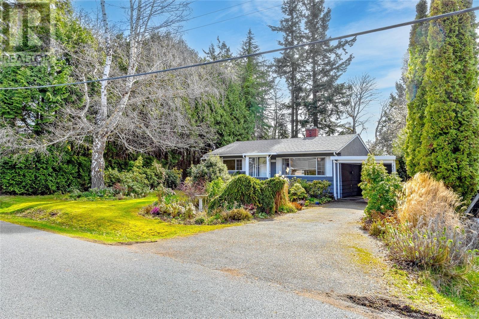 2215 Greenlands Rd, saanich, British Columbia