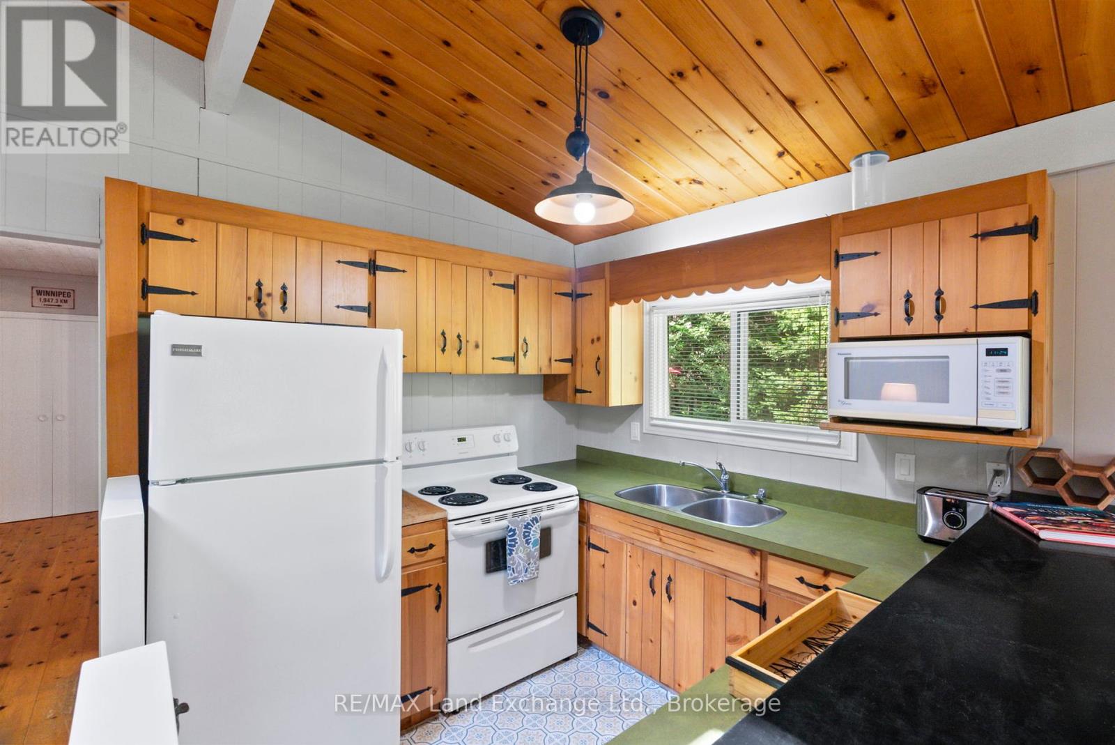 7 Jay Street, Saugeen Shores, Ontario  N0H 2C5 - Photo 13 - X12030602