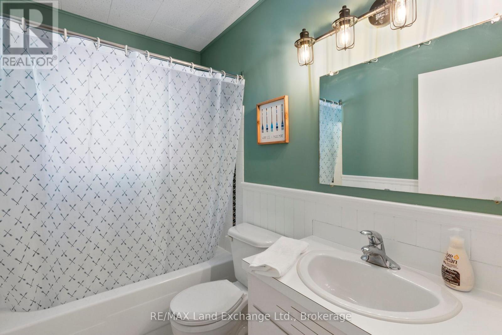 7 Jay Street, Saugeen Shores, Ontario  N0H 2C5 - Photo 24 - X12030602