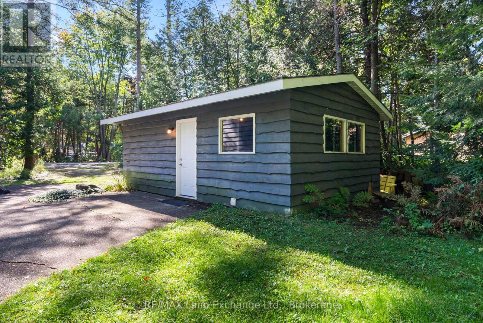 7 Jay Street, Saugeen Shores, Ontario  N0H 2C5 - Photo 35 - X12030602