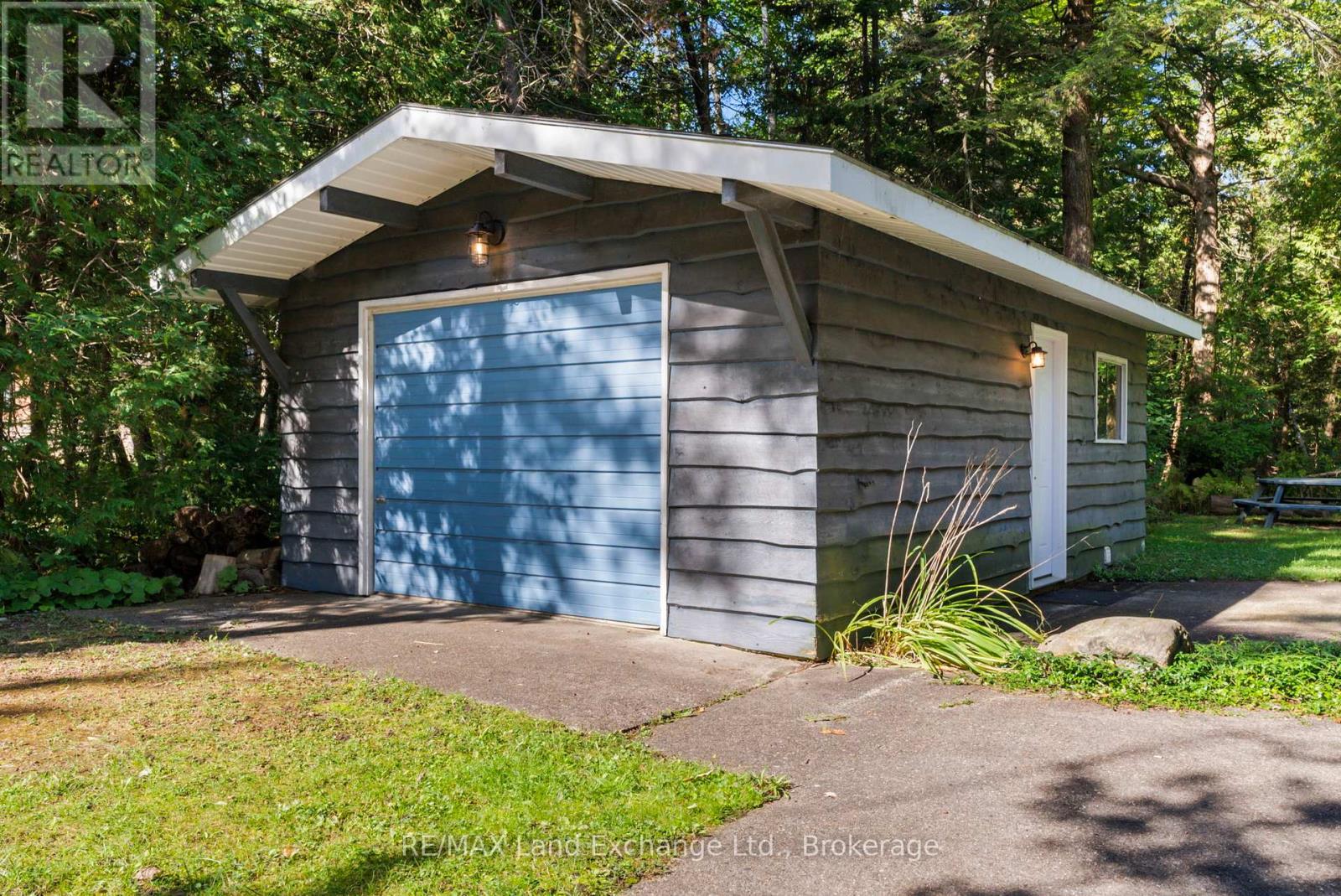 7 Jay Street, Saugeen Shores, Ontario  N0H 2C5 - Photo 4 - X12030602
