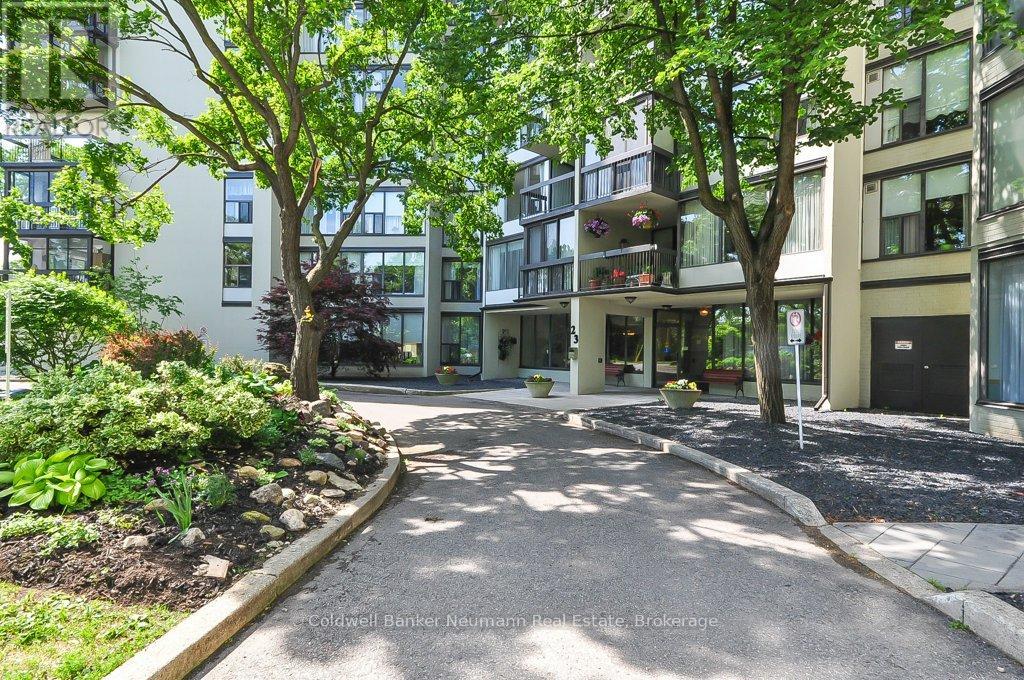 Property at 812 - 23 WOODLAWN ROAD E image 3