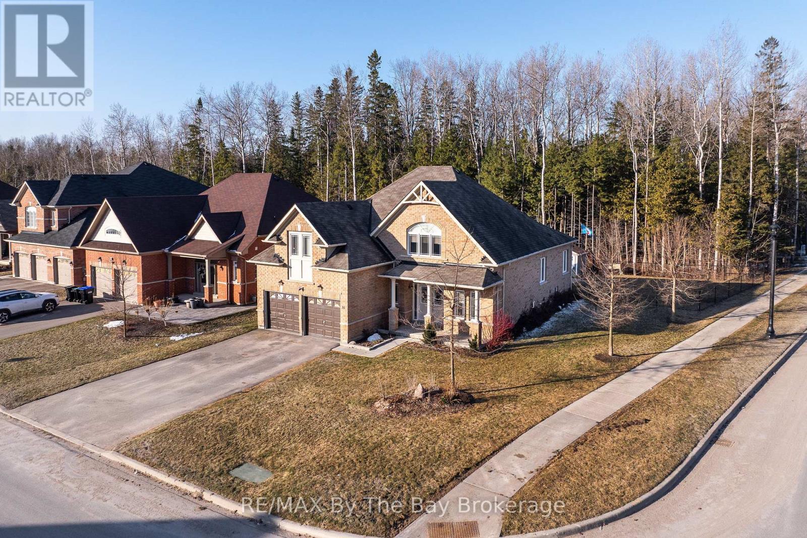 35 Falvo Street, Wasaga Beach, Ontario  L9Z 0G8 - Photo 3 - S12030612
