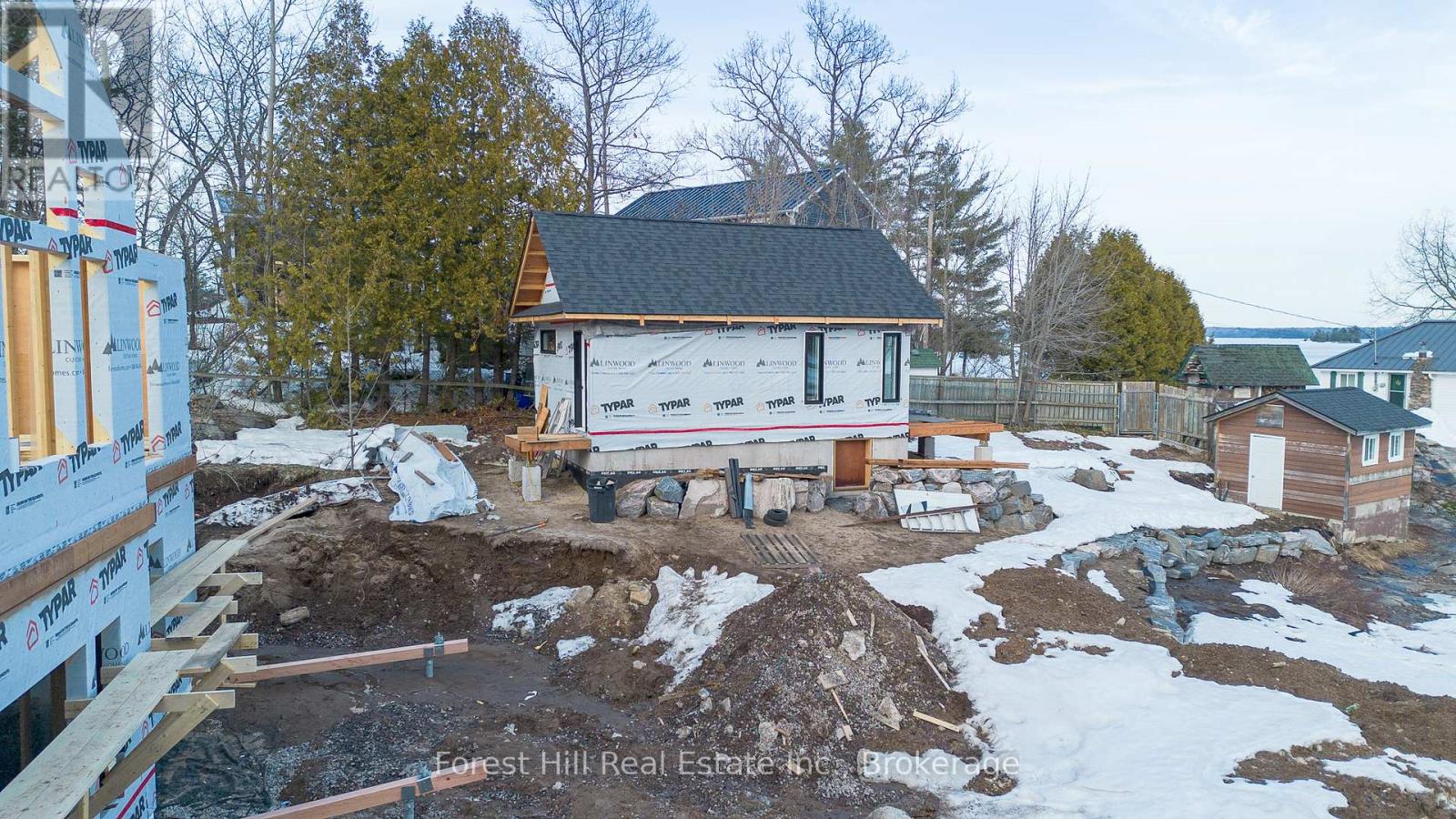 1111 Lakeshore Drive, Gravenhurst, Ontario  P1P 1R2 - Photo 12 - X12030626